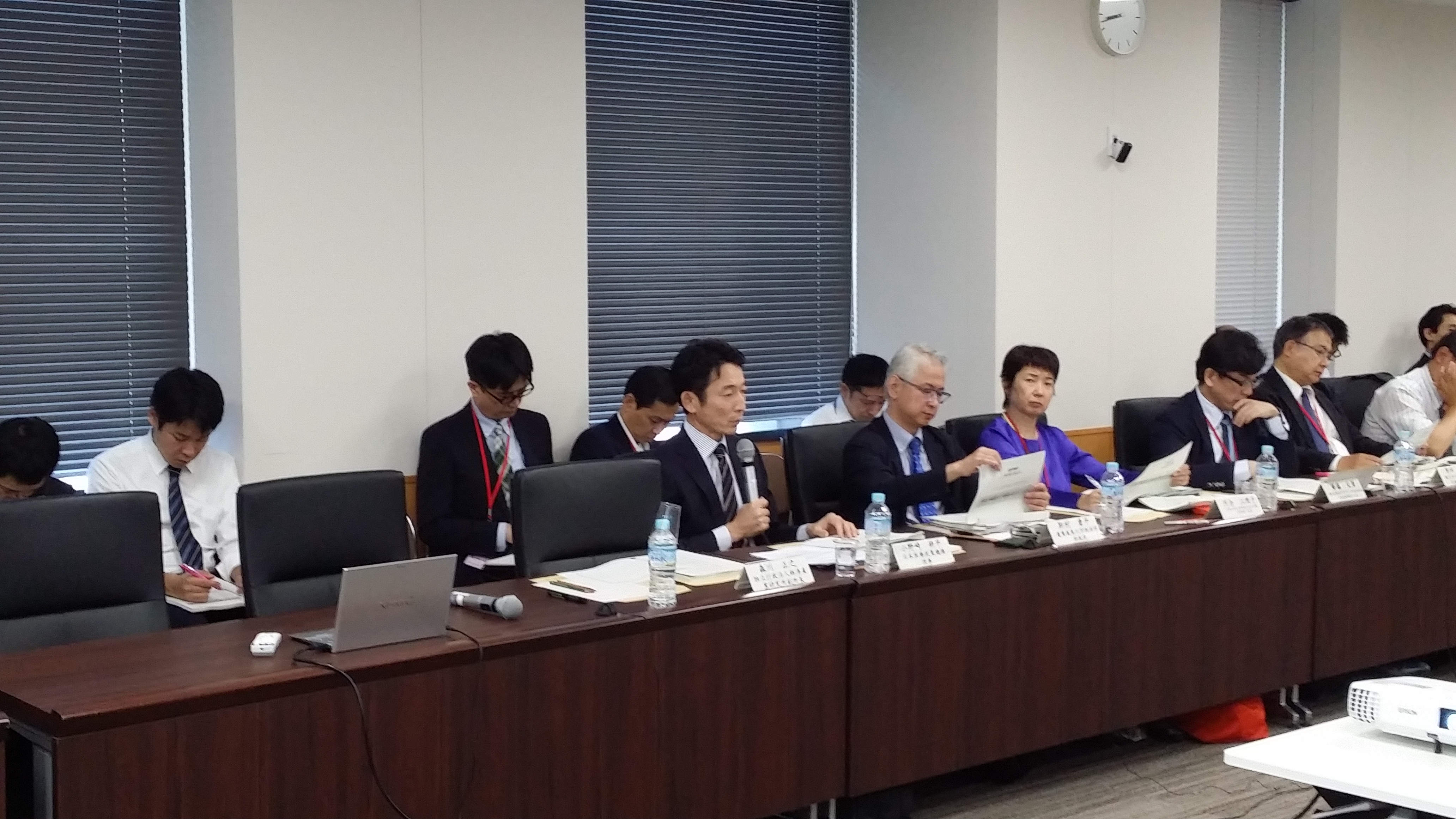 (Lecture) A report at the second meeting titled ” Future prospects in Japan 2030 and task force on restructuring” included in the Council on Economic and Fiscal Policy(October 20, 2016）